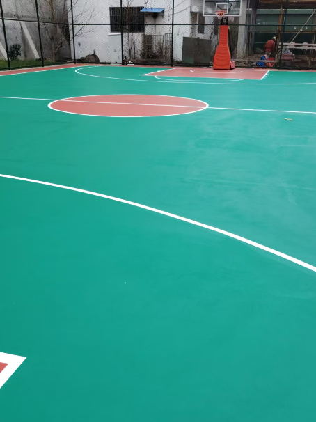 鼎湖 球场长期使用易出现地面开裂